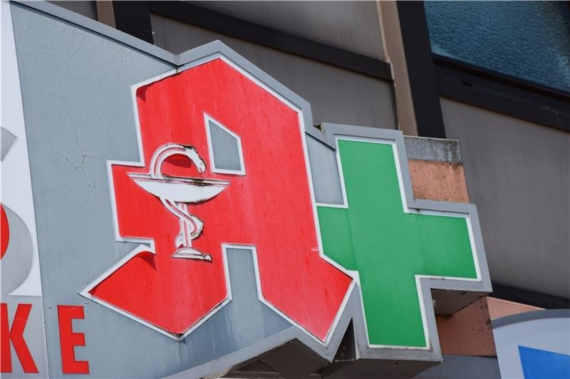 Protest: Darum bleiben die Apotheken heute geschlossen Das Apotheken-Wahrzeichen mit dem roten „A“ “Foto: Thomas Sulzyc