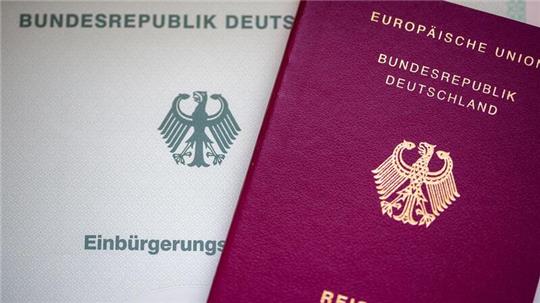 Das Arbeitsgericht bestätigt die Kündigung einer früheren Mitarbeiterin des Landkreises Osnabrück, weil sie Gebühren veruntreut haben soll. (Symbolfoto)