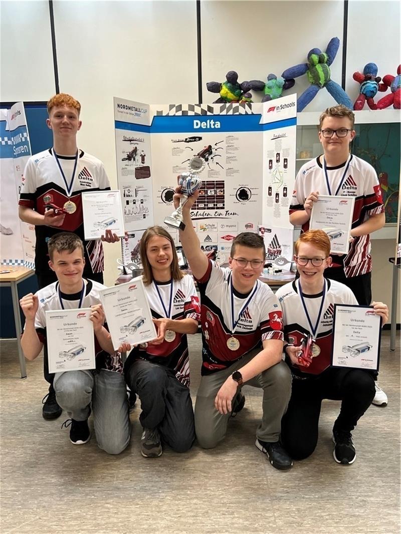 Schüler von der Geest glänzen in Technik und Sport Das Aue-Geest-Gymnasium und die Schule am Auetal arbeiten zusammen. Ihre jungen Techniker sind in der Schul-Formel-1 erfolgreich.