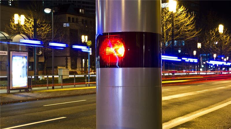 5 km/h zu schnell: Verkehrsverstoß bringt Familie Ärger mit der Polizei ein Das Auto einer Cuxhavener Halterin hatte fünf Stundenkilometer zu viel auf dem Tacho. Im Wege der Amtshilfe leitete die Polizei Cuxhaven eine Fahrerermittlung ein. Für die betroffene Familie eine unverhältnismäßige Vorgehensweise.