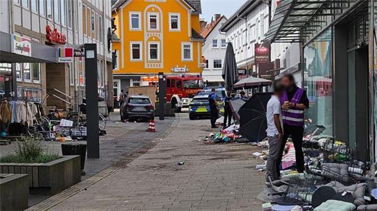 Das Auto fuhr laut Polizei mit hoher Geschwindigkeit durch die Fußgängerzone.