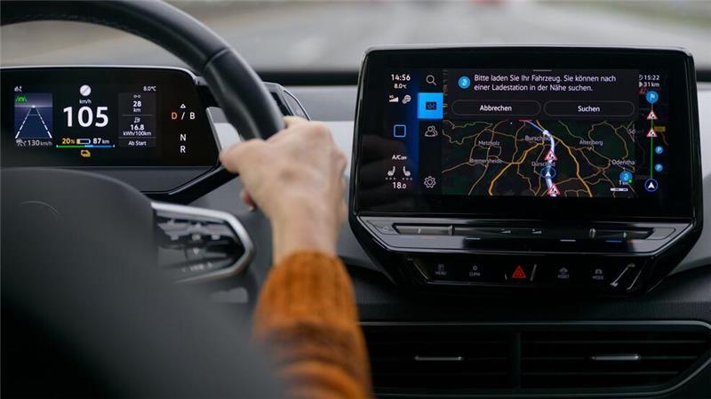 Auto für viele junge Menschen ein Statussymbol Das Auto ist vielen Deutschen sehr wichtig – in Sachen E-Mobilität sind sie skeptisch. (Symbolbild)