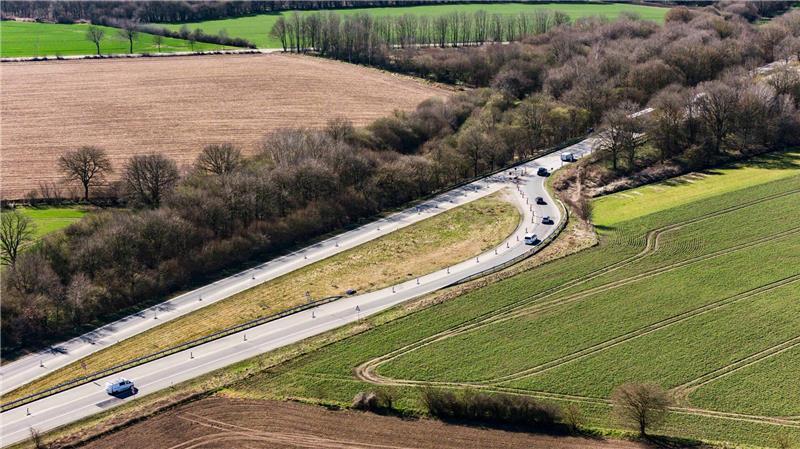 Das Autobahnende der A20 soll bald rund zehn Kilometer weiter westlich liegen. Damit wird die Innenstadt von Bad Segeberg vom Durchgangsverkehr entlastet. (Archivbild)