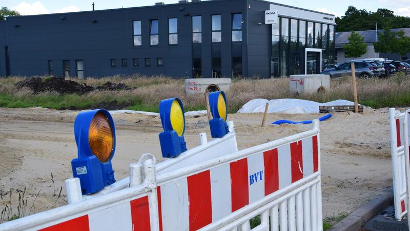 Gewerbeflächen in Buxtehude begehrt: Das haben drei Unternehmen vor Das Autohaus H. Tietjen plant, seinen Standort an der Felix-Wankel-Straße auszubauen. Dadurch werden voraussichtlich 15 zusätzliche Arbeitsplätze entstehen.