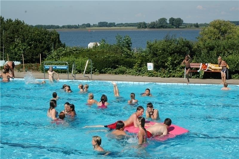 Das Baden im Freibad Hollern-Twielenfleth wird teurer. Foto: TAGEBLATT-Archiv