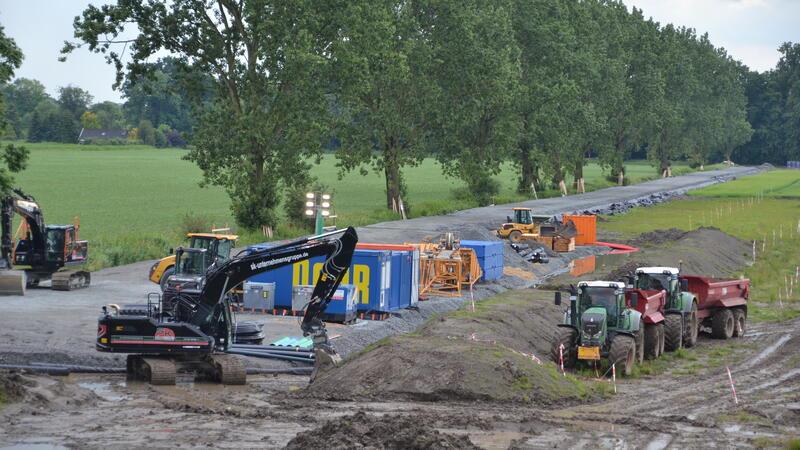 Von Hamelwörden gen Süden: Hier entsteht der Suedlink-Tunnel Das Baufeld für die Elbquerung (ElbX) wird vorbereitet: Hier soll der Tunnelschacht unter der Elbe enden und ein Betriebsgebäude errichtet werden.