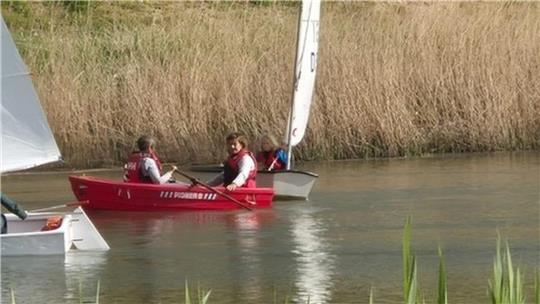 Das Begleitboot der Jugendgruppe wurde gestohlen, wie der Verein am Freitagabend öffentlich machte.