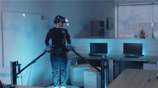 Das Besondere am Roboter iCub3: Der Informationsaustausch läuft in beide Richtungen.