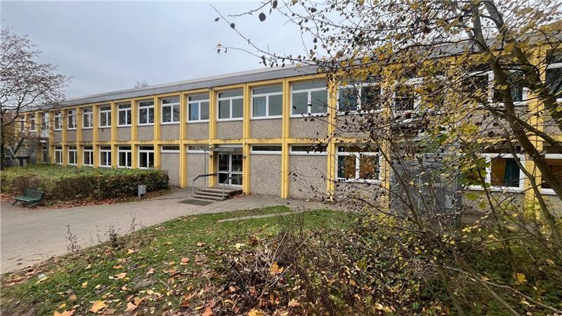 Das Bild zeigt die Hauptschule am Schulzentrum Süd. Zusammen mit der Realschule soll sie in einer Oberschule aufgehen. Zentraler Schwerpunkt einer Oberschule ist die Vorbereitung auf das Berufsleben.