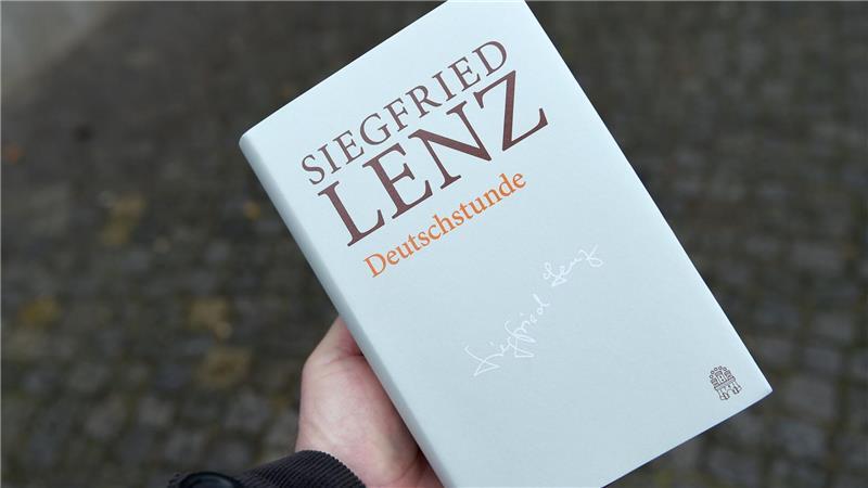 Das Buch „Deutschstunde“ wurde mehrfach verfilmt, zuletzt 2019 mit Tobias Moretti und Ulrich Noethen. (Archivbild)