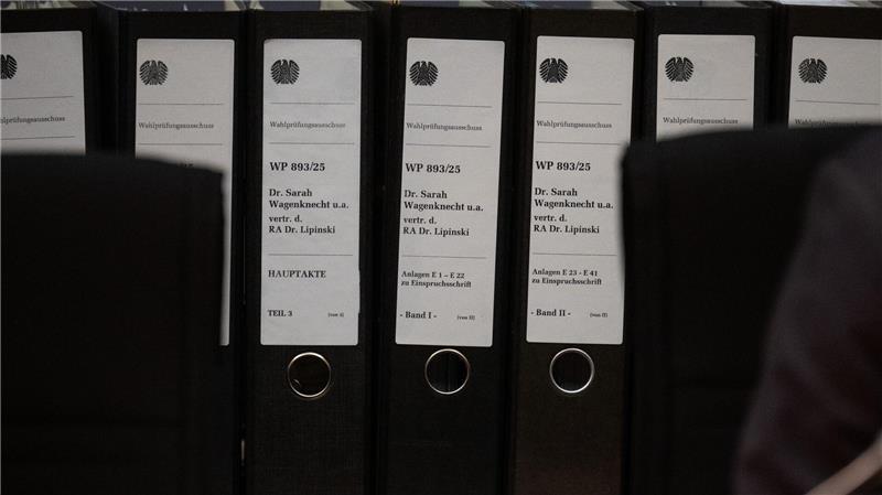 Das Bündnis Sahra Wagenknecht hat sehr viel Material für die Einsprüche gegen das Ergebnis der Bundestagswahl zusammengetragen. 