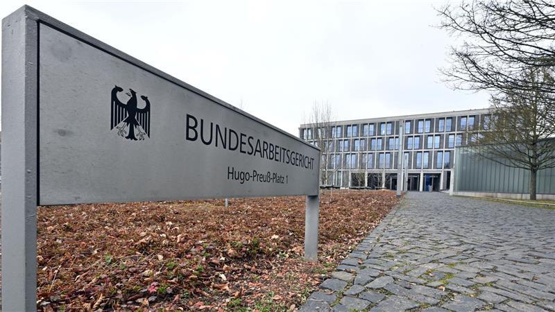 Das Bundesarbeitsgericht verhandelt über Lohngerechtigkeit zwischen Frauen und Männern (Illustration). 
