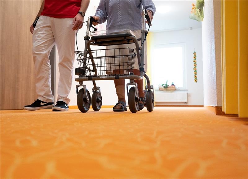 Das Bundesgesundheitsministerium habe der Staatsanwaltschaft mitgeteilt, die Masken hätten "die Prüfkriterien des sogenannten Corona-Kabinetts der Bundesregierung zum damaligen Zeitpunkt eingehalten". Foto: dpa (Symbolbild)