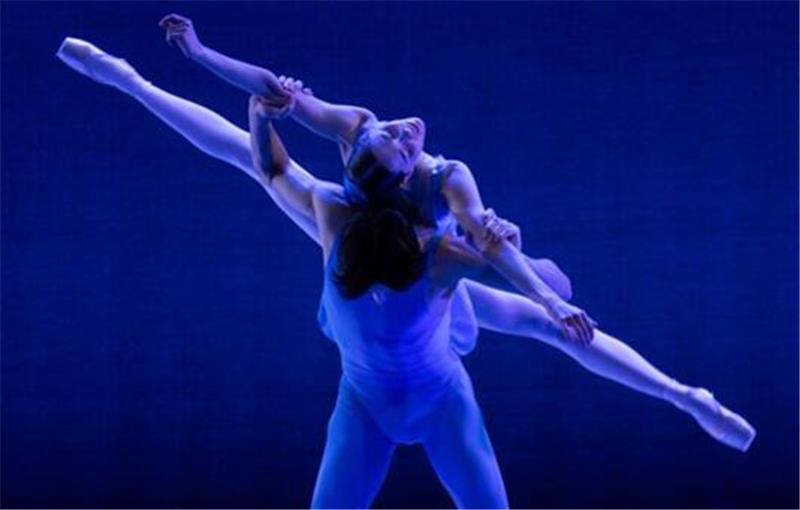 Bundesjugendballett gastiert in der St.-Matthias-Kirche Das Bundesjugendballett John Neumeier gastiert in der St.-Matthias-Kirche in Jork.
