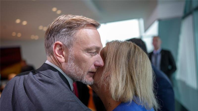 Das Bundeskabinett hat in seiner Sitzung mehr als zwei Dutzend Gesetzentwürfe beschlossen.  