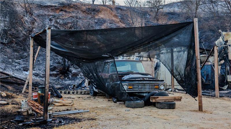 Das „Canyon Fire“ zerstörte nach Angaben der Behörden mindestens sieben Gebäude.