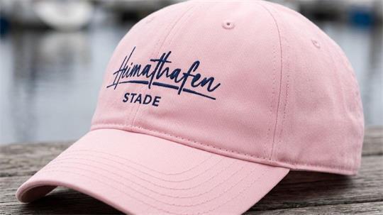 Das Cap „Heimathafen“ gehört zur Kollektion von Küstenking, dem neuen Anbieter im Pop-up-Store. 