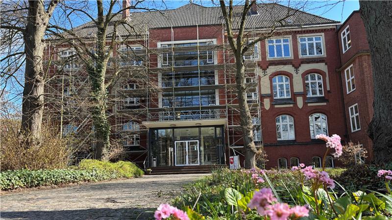 Das Carl-Diercke-Haus steht zwischen Bahnhof und Fußgängerzone und ist denkmalgeschützt.