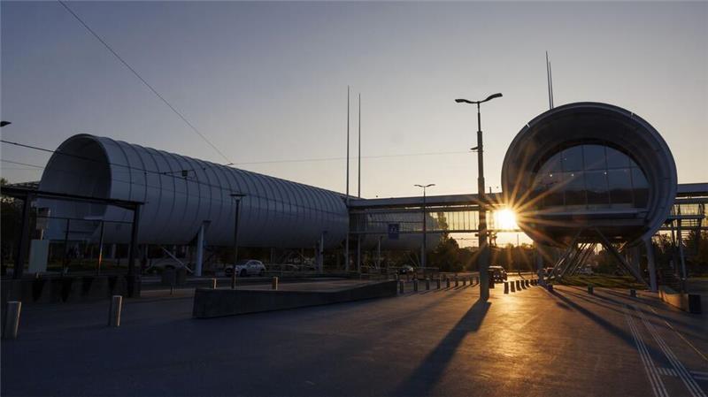 Das Cern in Genf hat 2023 ein Besucherzentrum mit Physik zum Anfassen eingeweiht - in Form von Röhren, die dem Teilchenbeschleuniger nachempfunden sind. (Archivbild)