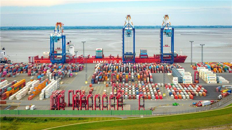 Das Container-Terminal soll für eine Milliarde Euro modernisiert werden. (Archivfoto)