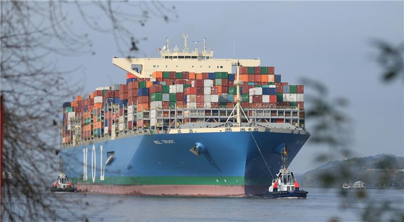 Das Containerschiff „MOL Trust“. Foto: Löffler