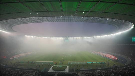 Das DFB-Pokalfinale zwischen dem FC Bayern München und dem VfB Stuttgart musste für mehrere Minuten unterbrochen werden. (Archivbild)