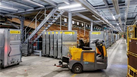 Das DHL Paketzentrum in Neumünster wird 30 Jahre alt. (Archivbild)