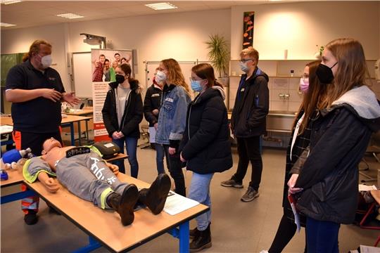 Das DRK wird wie im vergangenen Jahr den Beruf des Notfallsanitäters vorstellen. Foto: IGS
