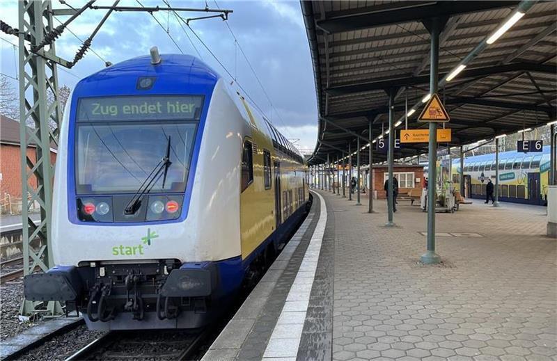 Das Deutschlandticket ist ein bundesweit gültiges Monatsabo für Busse und Bahnen im Nah- und Regionalverkehr. (Archivbild)