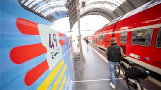 Das Deutschlandticket wird 2025 teurer. (Archivbild)