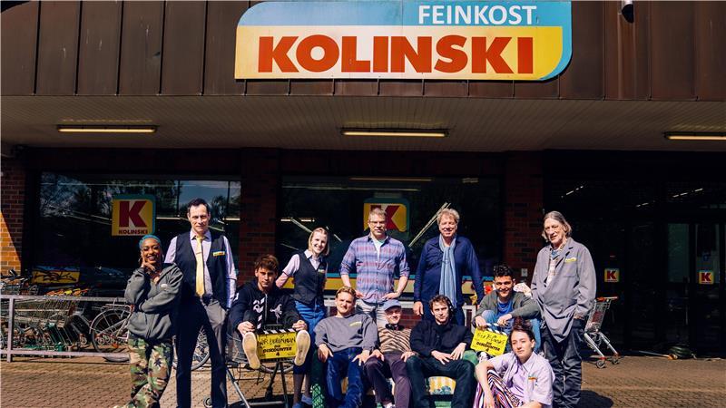 Das Discounter-Team von Feinkost Kolinski in Hamburg-Billstedt.