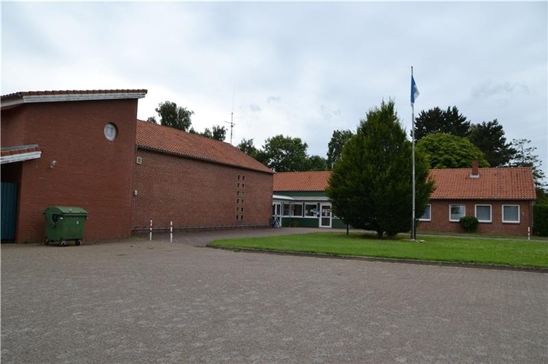 Das Dorfgemeinschaftshaus in Balje soll eine größere Rolle für die Kooperation von Kindergarten und Schule spielen. Fotos: Helfferich