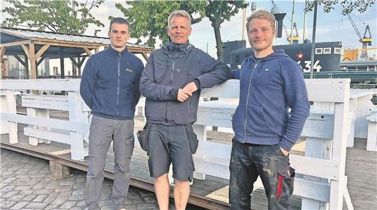 Das Dreierteam aus Finn Jensen (Mitte), und den Mitarbeitern Jakob Conrad (rechts) und Niclas Müller (links) versteht sich super.