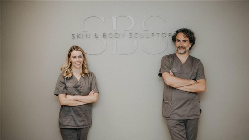 Mehr Schönheits-OPs: Wie Fotofilter die Chirurgie beeinflussen Das Ehepaar Dr. Maria Heller und Dr. Amir F. Gharagozlou betreibt in Bremen die Privatpraxis Skin & Body Sculptors für plastische und ästhetische Chirurgie.