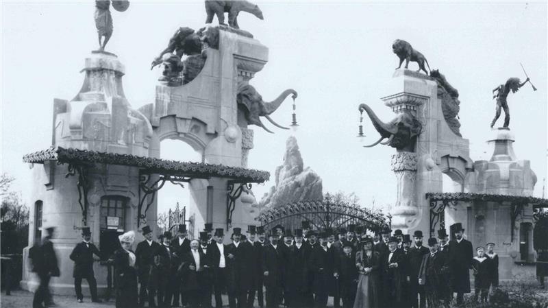 Hagenbeck baut „Elefantentor“ neu auf Das Eingangstor wurde zur feierlichen Eröffnung des Tierparks im Jahre 1907 errichtet. (Archivfoto)