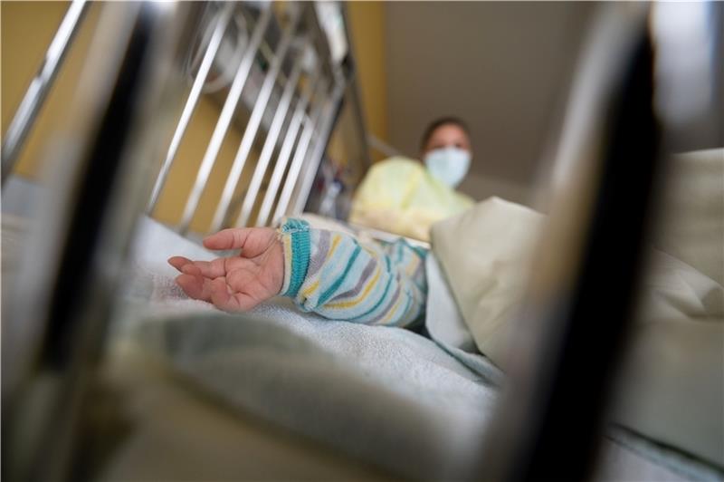 Stader Kinderklinik am Limit – Fast alle Betten belegt Das Elbe Klinikum Stade nimmt täglich drei Kinder mit RS-Virusinfektion auf und hat bislang keine Patienten abgewiesen. Foto: dpa