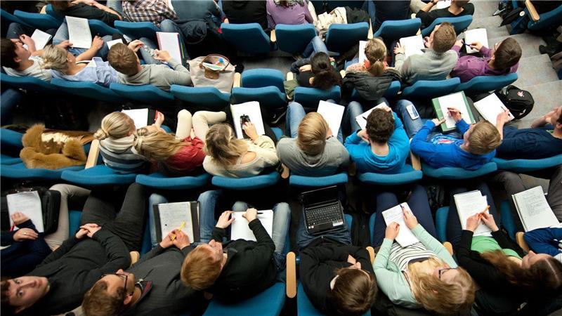 Das Erasmus-Programm ist vor allem für Auslandsaufenthalte von Studierenden bekannt. (Symbolbild) 