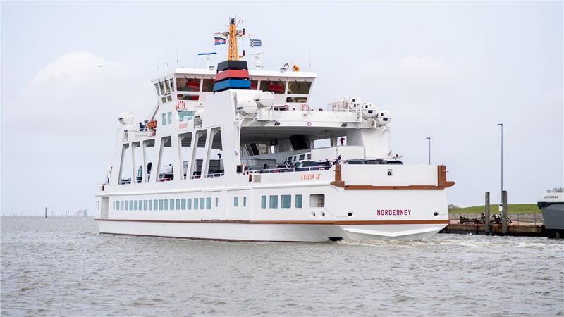 Camping am Pfingstwochenende: Diese Plätze sind beliebt Das Fährschiff „Frisia IV“ verlässt den Hafen zur Überfahrt nach Norderney