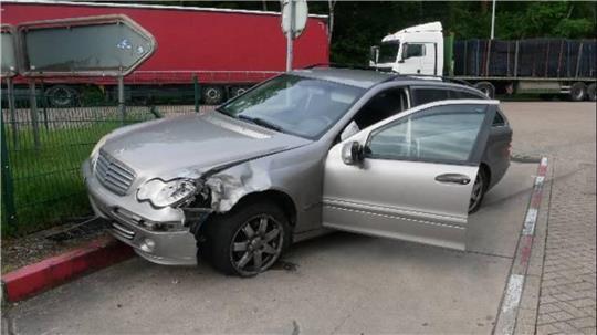 Das Fahrzeug des 40-Jährigen wurde bei der Verfolgungsjagd beschädigt.