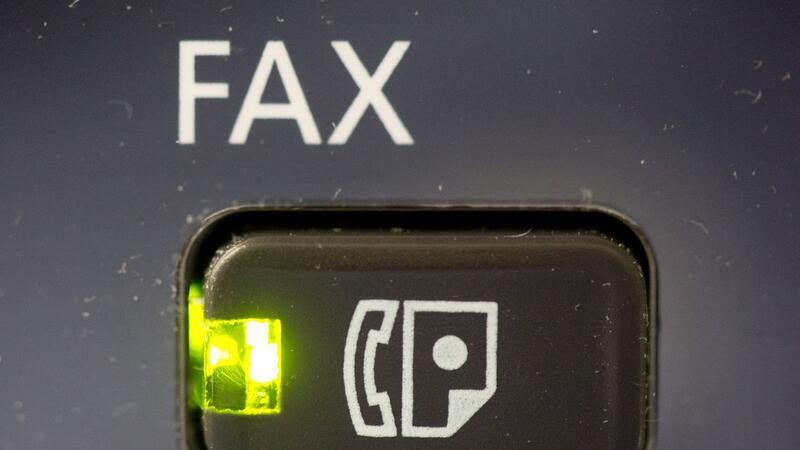 Ausgedient: Niedersächsische Finanzämter schalten Faxgeräte ab Das Fax hat ausgedient: Niedersachsens Steuerverwaltung zieht den Stecker. (Symbolbild)