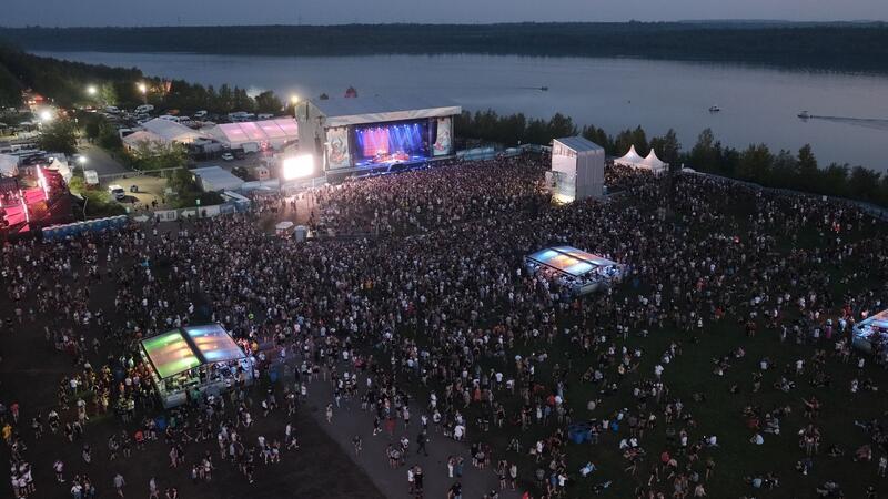 Das Festival am Störmthaler See zieht Zehntausende Besucher an