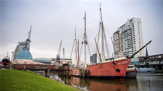 Das Feuerschiff „Elbe 3“ liegt im Museumshafen vom Deutschen Schifffahrtsmuseum in Bremerhaven.