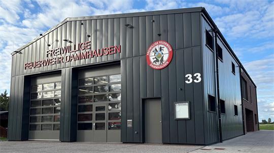 Das Feuerwehrgerätehaus in Dammhausen ist im Oktober 2025 eingeweiht worden und in Betrieb gegangen.