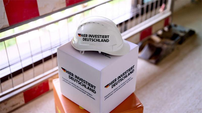Wie die Regierung die positive Erzählung sucht Das Finanzministerium hat Werbematerial mitgebracht. (Archivbild)