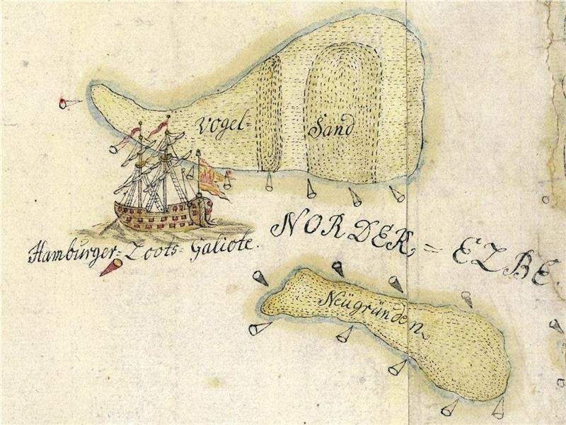 Das Foto zeigt ein Hamburger Lotsenschiff auf einer Elbkarte des 18. Jahrhunderts.