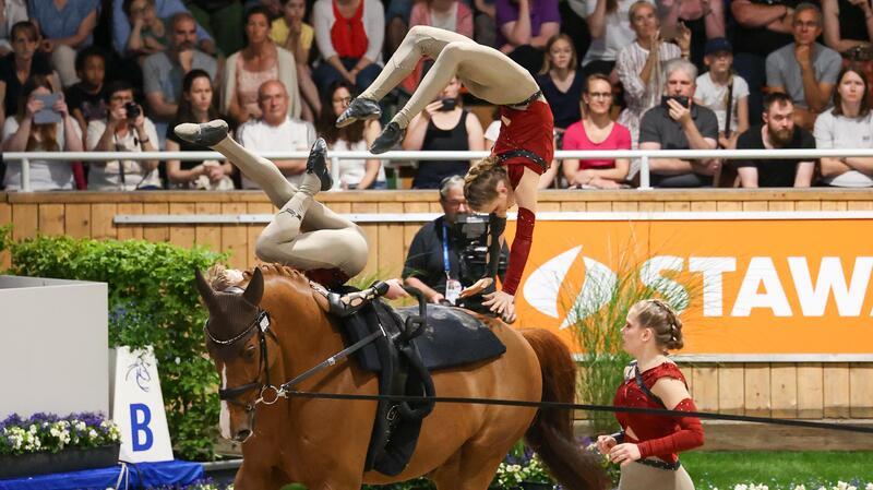Derby zwischen Hedendorf und Apensen gleich dreimal an diesem Wochende Das Fredenbecker Juniorenteam beeindruckte erst kürzlich vor allem mit seiner Kür und holte als Team Germany 2 den Nationenpreis.