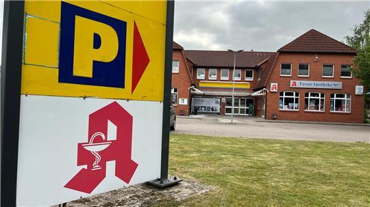 Das Gebäude am Obstmarschenweg in Bützfleth: Hier wird ein Combi-Lebensmittelmarkt einziehen. Die Apotheke soll schließen.