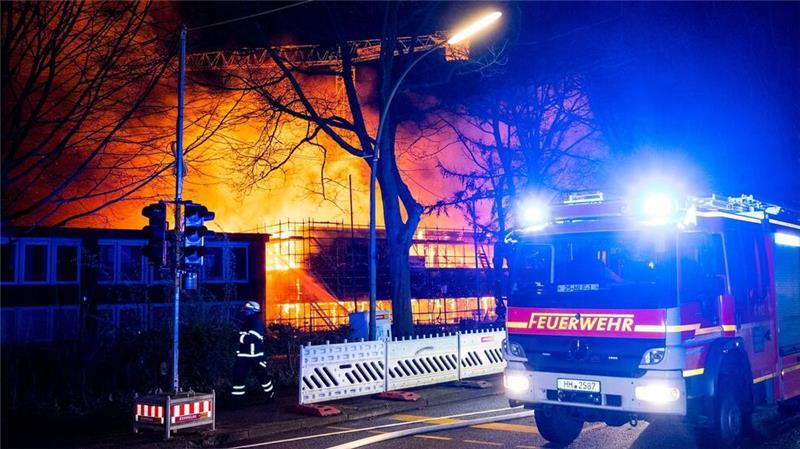 Das Gebäude stand am Abend in Vollbrand.