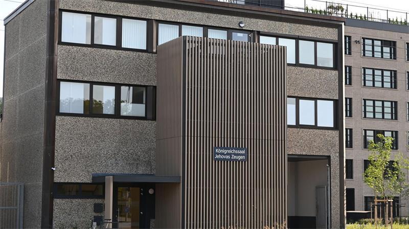 75.000 Zeugen Jehovas zu Kongress in Hamburg erwartet Das Gemeindezentrum in Hamburg-Alsterdorf wurde nach dem Amoklauf vom 9. März 2023 komplett renoviert. (Archivbild)