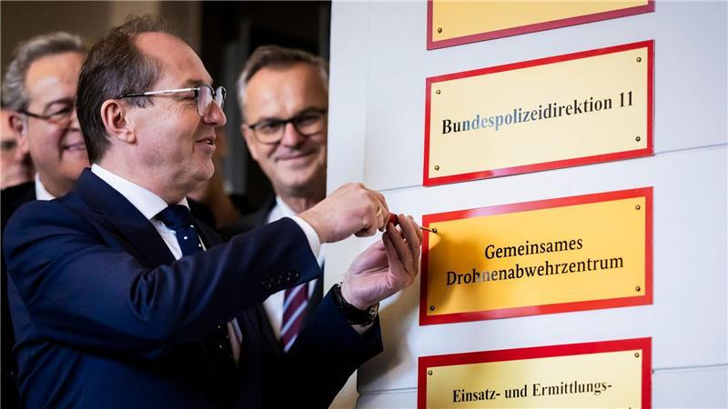 Was soll das Gemeinsame Abwehrzentrum Hybrid bringen? Das Gemeinsame Drohnenabwehrzentrum war im Dezember 2025 eingeweiht worden. (Archivfoto)